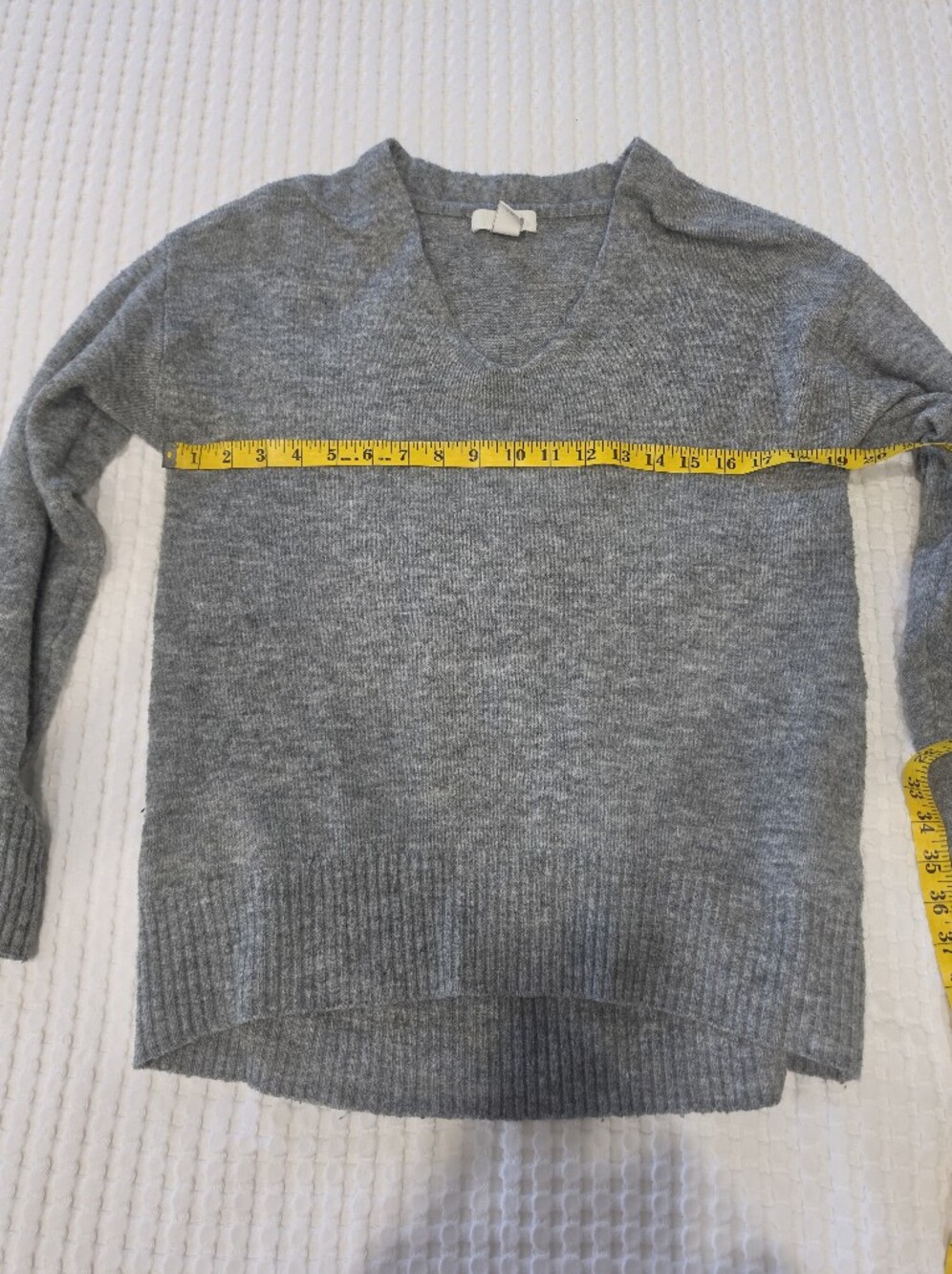 H&M Gray Wool Blend V-Neck Sweater XS Long Ribbed Cuffs - Picture 2 of 7